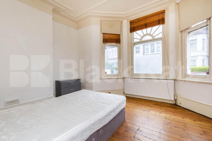 Two double bedrooms set within a period conversion by Belsize Park with a garden Howitt Road, Hampstead - Belsize Park NW3
